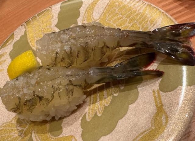 牧野真莉愛が回転寿司で幸せな時間を過ごす「おいしすぎる！！」