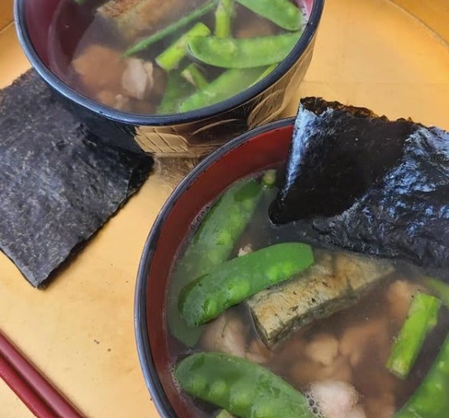 桃井かおりがサヤエンドウと鶏肉入りの雑煮を作る！