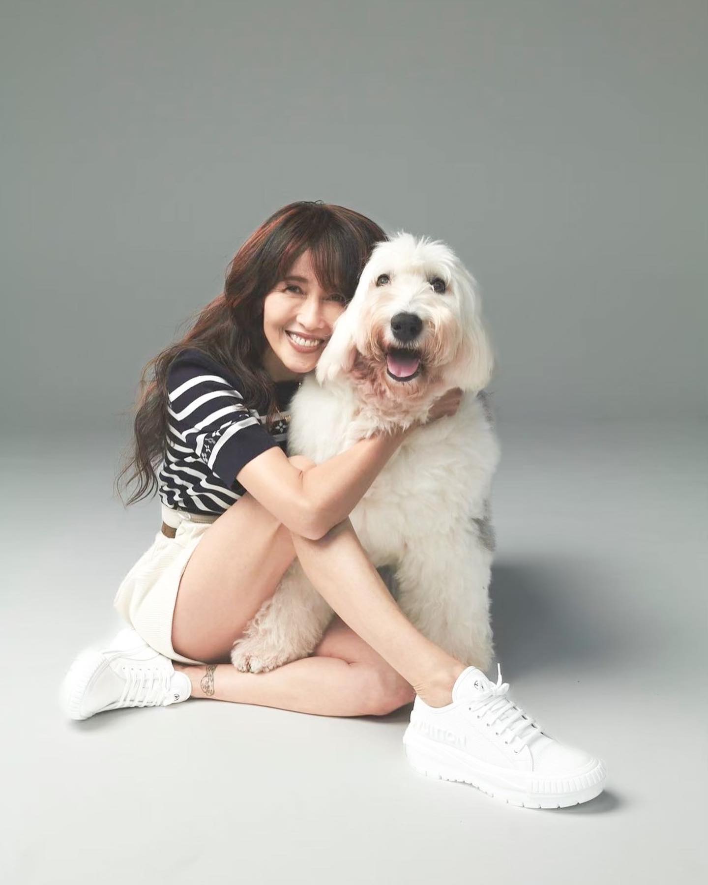 工藤静香さんが愛犬・ヒカルと『anan』に登場🌟「カジュアルシーちゃん👏」