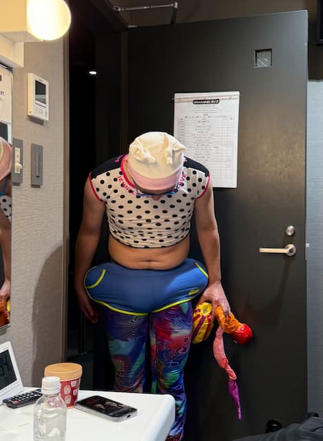 「やっぱ謝罪って適した服装があると思うんだ。」こがけん、寝坊したななまがり森下の服装に衝撃！？