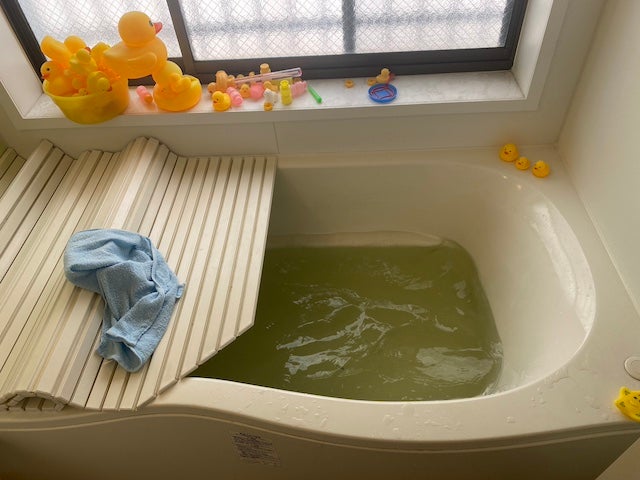 まるでヘドロ...人気芸人のお風呂にファン絶叫「ぎゃーーーーーー！！！」