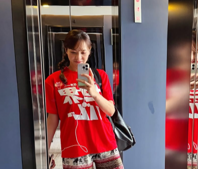 バレー元日本代表・迫田さおりが“タイパン姿”で登場！女子バレーW全勝突破に華添える現地リポート