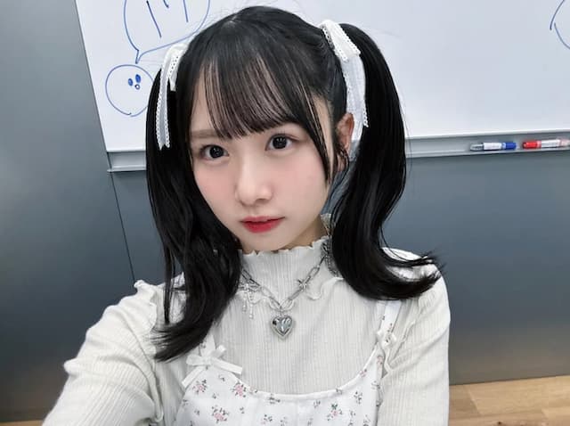 「皆さんとのお喋りが大好き。」日向坂46・上村ひなののオフショットにファンからいいね続々