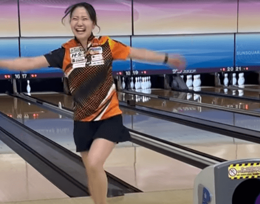 美女プロボウラー・霜出佳奈、ストライクの聖女の舞＆無念のムービー公開！天国と地獄のギャップに反響続々「喜び方と崩れ方のお手本」