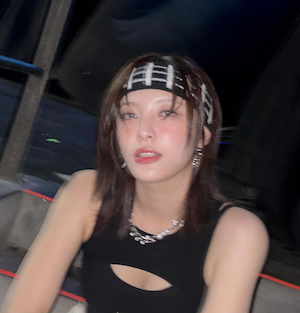 日本で大人気韓国アイドルグループの妹 セクシー儚げショット公開