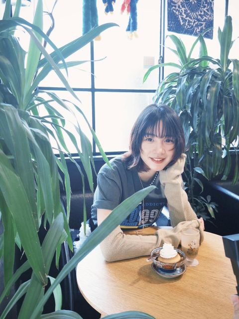 女優・のん 微笑みが美しすぎる！リラックスした様子のオフショットを披露！