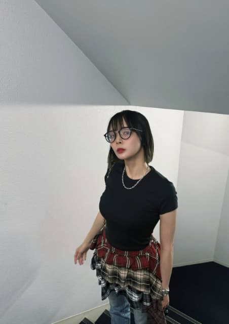 「スタイルよく見えるね！」さすが役満ボディのスタイル・岡田紗佳が私服ショットを披露