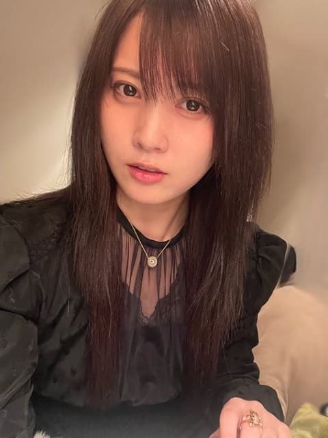 「ビジュアル1億点くらいイケる」元AKB48 岡部麟の新ヘアカラーにファンメロメロ！