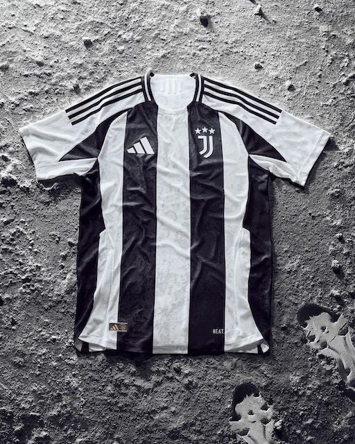 ユベントスが新ユニフォームを発表 ファンからは絶賛の声