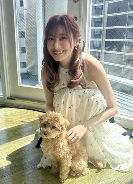 「パンフレットのオフショットです」声優・山下七海がパンフレットのオフショットを披露