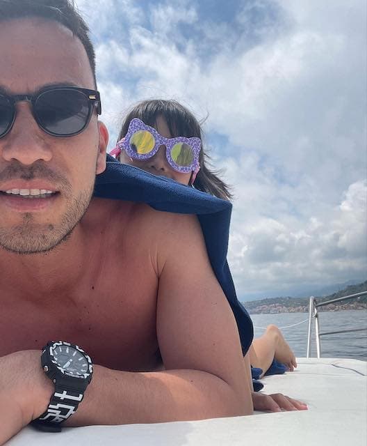 吉田麻也が愛娘とシチリア島を満喫😎「娘さんおっきくなられて☺️」