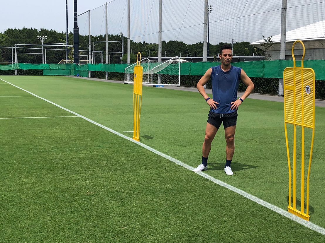 吉田麻也が近況を報告。暑い中での自主トレショットを公開⚽️