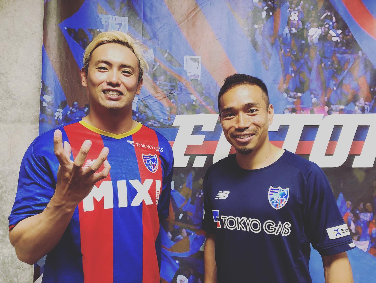 「あなたは最高のサポーターです🔵🔴」オカダカズチカが味スタに