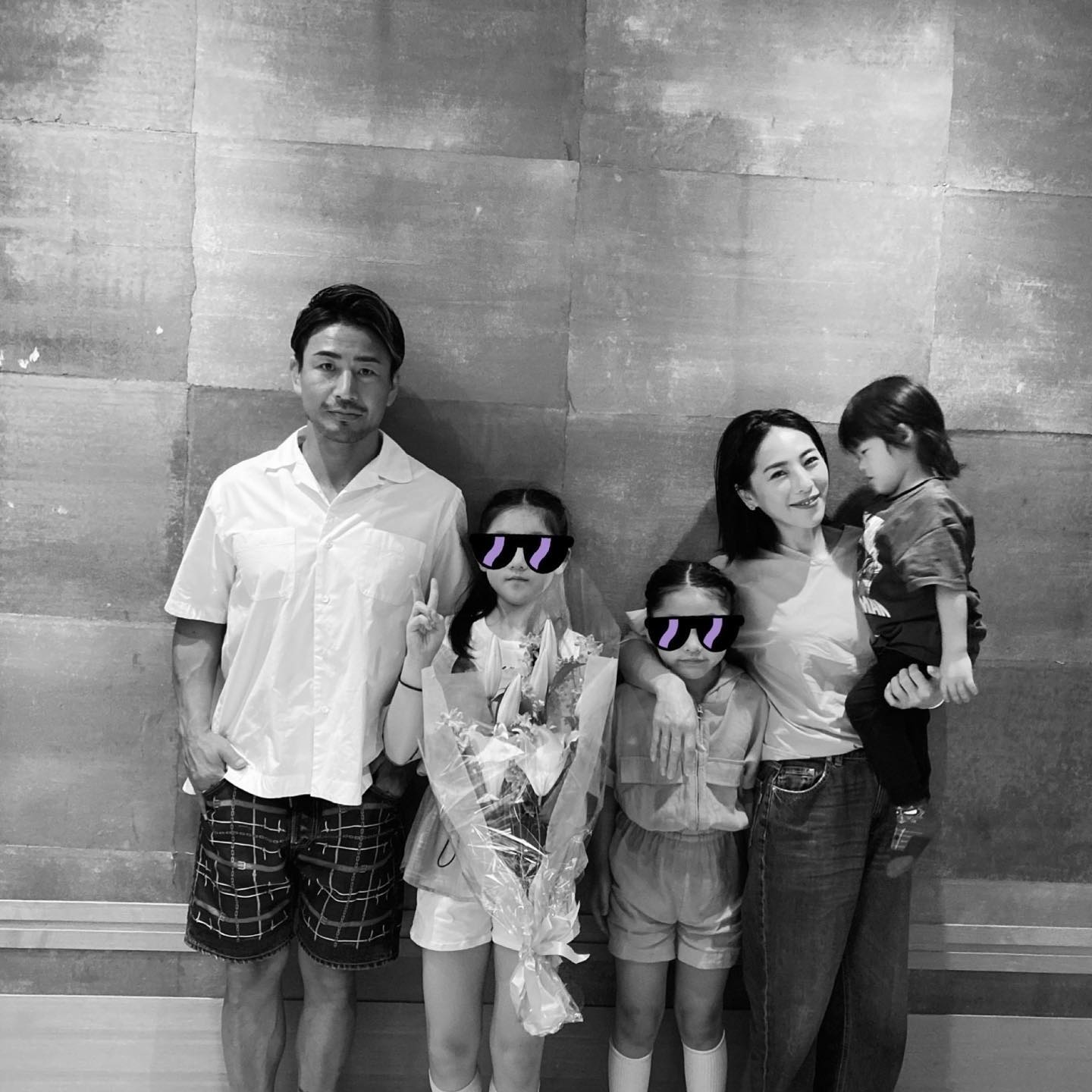 🌈魔裟斗さん、長女へ花束をプレゼント🌹10歳の誕生日を祝福🎉「時間が経つのが早い」