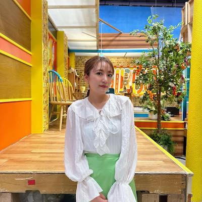 髙橋みなみが「ひるおび」でのオフショットを公開✨