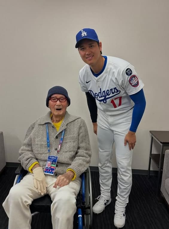 「奇跡の一枚」長嶋茂雄×大谷翔平の豪華ツーショットに感動