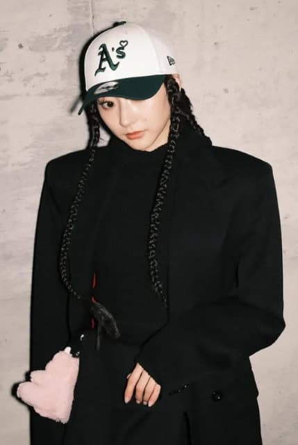 影より黒い黒！女優・武田玲奈の衣装姿が話題に！「黒が似合うんやね」「クールビューティーな玲奈ちゃん」