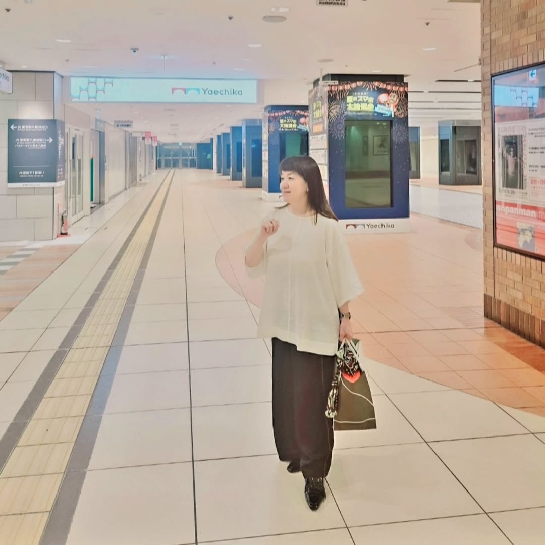 谷亮子が静けさに包まれた東京駅地下街を歩く！