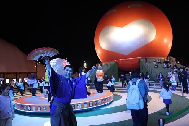 「これは流石にみやびでしょ！」すゑひろがりず 三島が万博の吉本パビリオンで盆踊りに参加