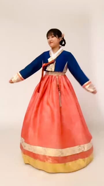 「〇〇ミーム？」アイドル声優が謎だけど可愛い動きをする動画を投稿！