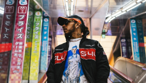 「今年も東京にやってきた！」ルイス・ハミルトン、日本での私的コラボショットにファン歓喜