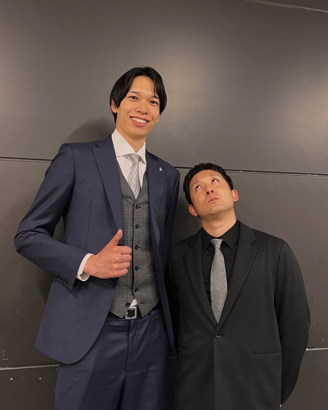 バレー男子日本代表・山内晶大が元プロ野球選手とツーショット「身長高すぎる！」「スーツ姿もかっこいい」