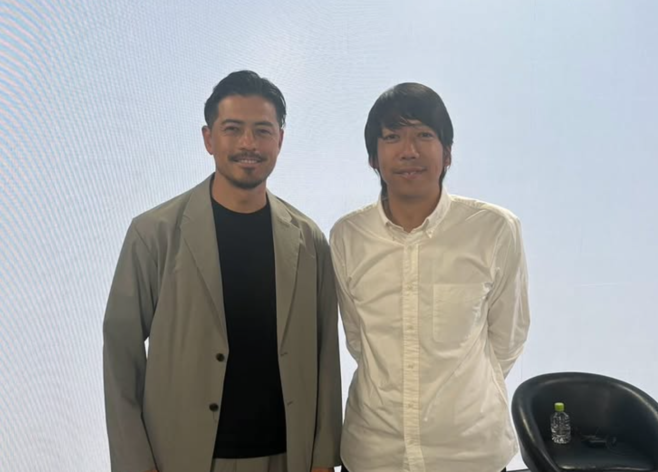 「4年ぶりの再会！」元川崎フロンターレ・中村憲剛、鈴木啓太と”サッカートーク”で笑顔の2ショット公開！