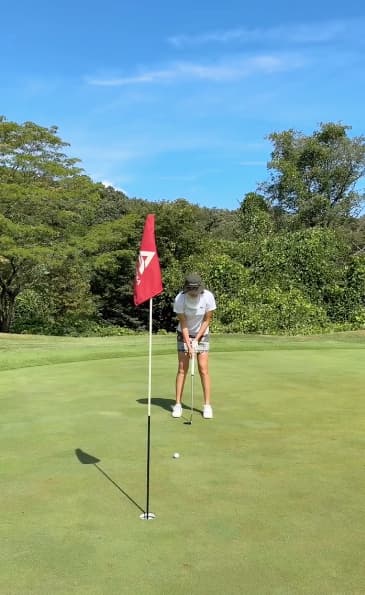 「人生で何度目？」狩野舞子、千載一遇のあのパットに挑戦した結果は！？