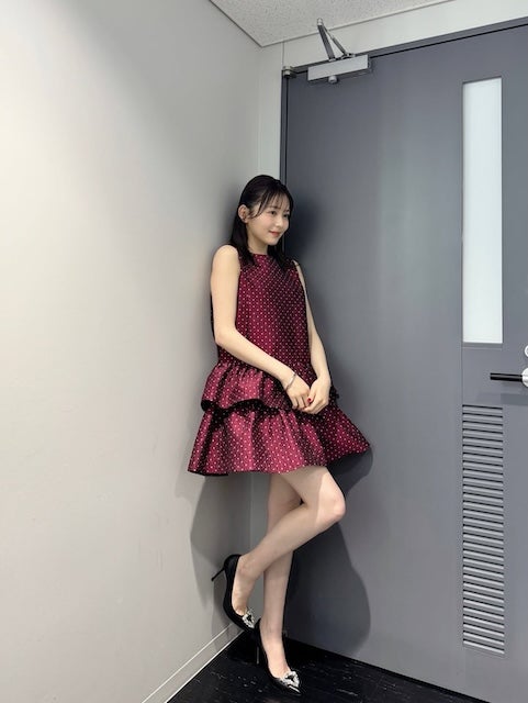 モデル・久間田琳加、夏らしい衣装コーディネートを披露！