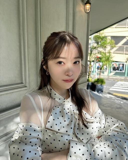 指原莉乃、水玉ドレスがファンから大好評も自虐ぎみに披露「すみません…」