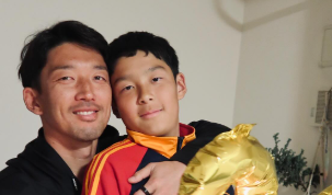 「36歳になりました！」権田修一、愛息子との2ショット＆新たな挑戦を誓う