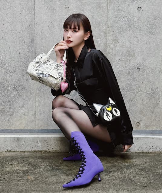 「月に代わっておしおきの時間です」　鈴木えみがセーラームーンとJIMMY CHOOのコラボをPR！