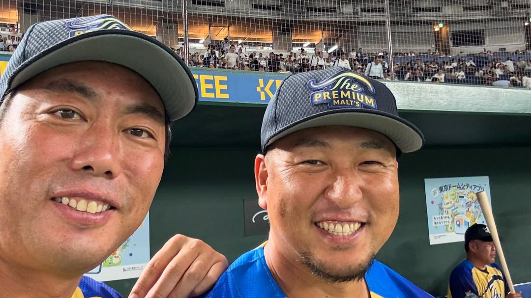 「もうちょっと現役でいけたんちゃうの？？」元プロ野球・上原浩治○○との2ショットを公開！