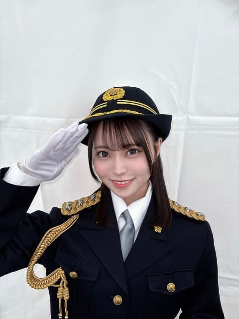 HKT48 竹本くるみが一日交通部長に！激レア制服姿でルール&マナー遵守を呼びかける