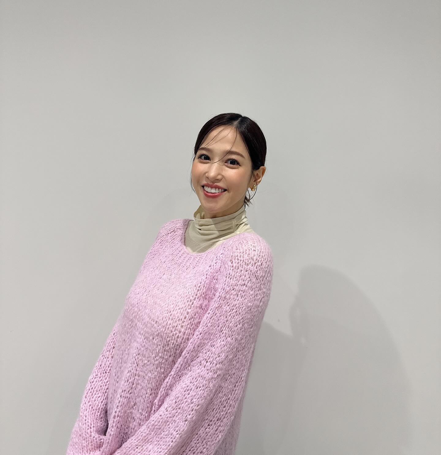 「今日の私服🤍」鷲見玲奈アナが最新プチプラコーデ披露💖