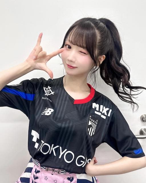 「勝利の女神」人気アイドルがJ1の試合のハーフタイムに登場 人気曲披露で会場を沸かす