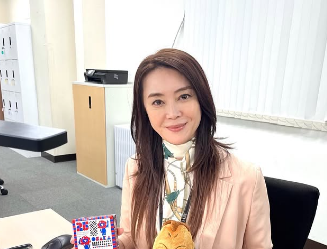 「観月ありさ、第3話放送前アザーカット公開」ドラマ『能面検事』現場ショット