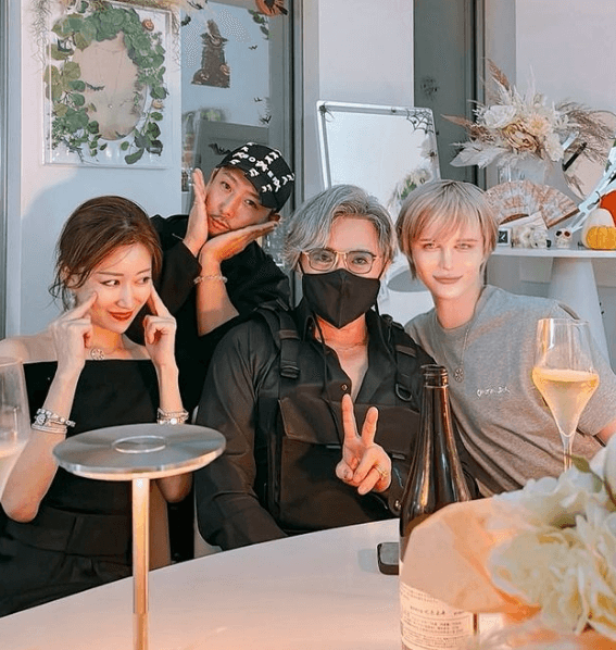 「とんでもねーイケメン！」ラファエルがついにヴェールを脱ぎ、容姿端麗な素顔を披露「想像以上」とネット超反響