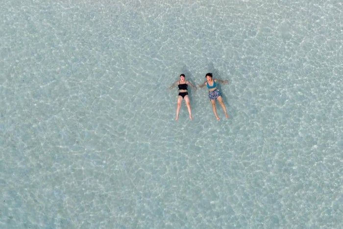 大自然の中でリフレッシュ！！レスリング金メダリスト藤波朱理が座間味島で夏休みを過ごす。