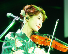 「和の美しさ×バイオリン！」Ayasa、着物姿での演奏にファン魅了！