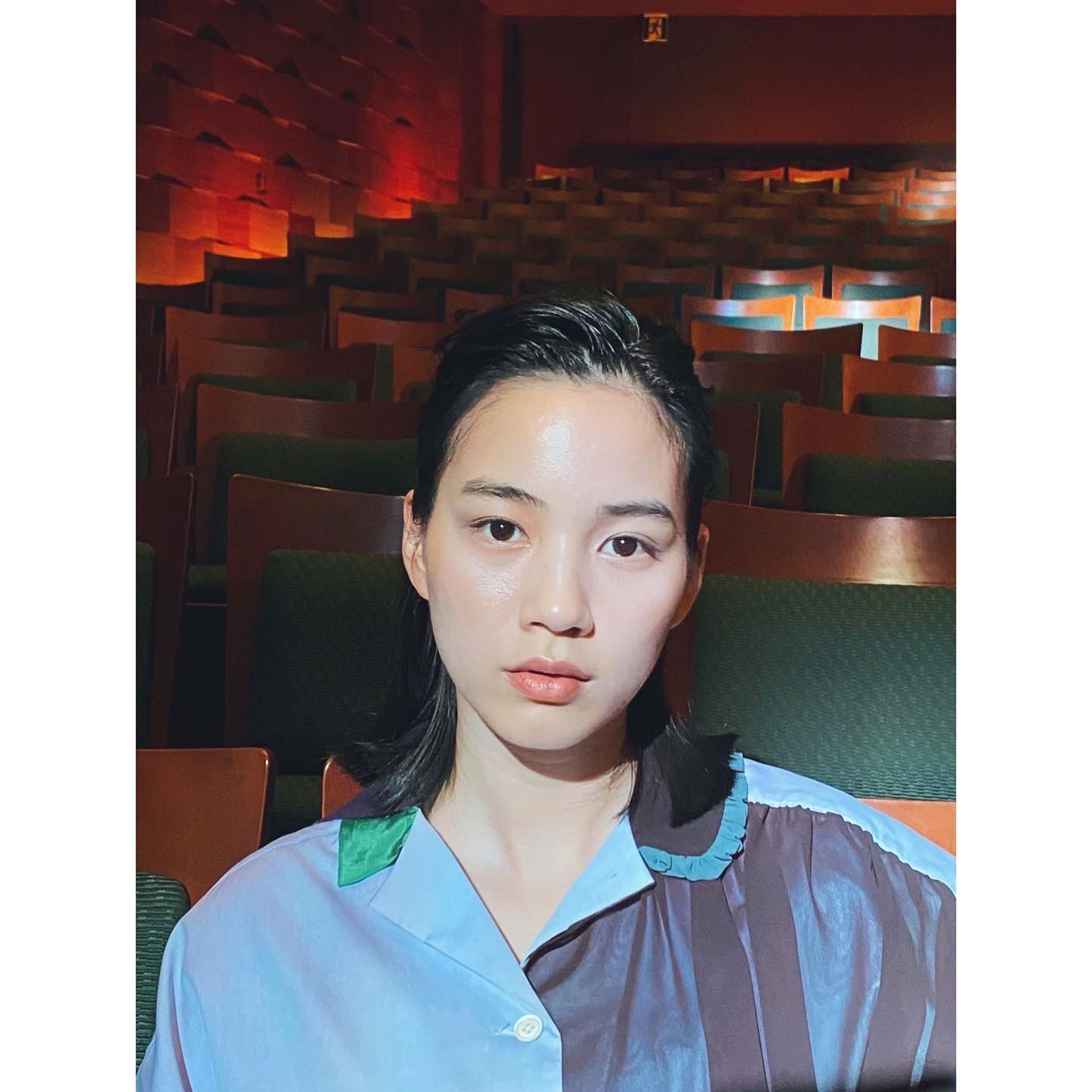 ファン驚愕！？のんさんの“モデル顔負けショット”が男前すぎると話題✨