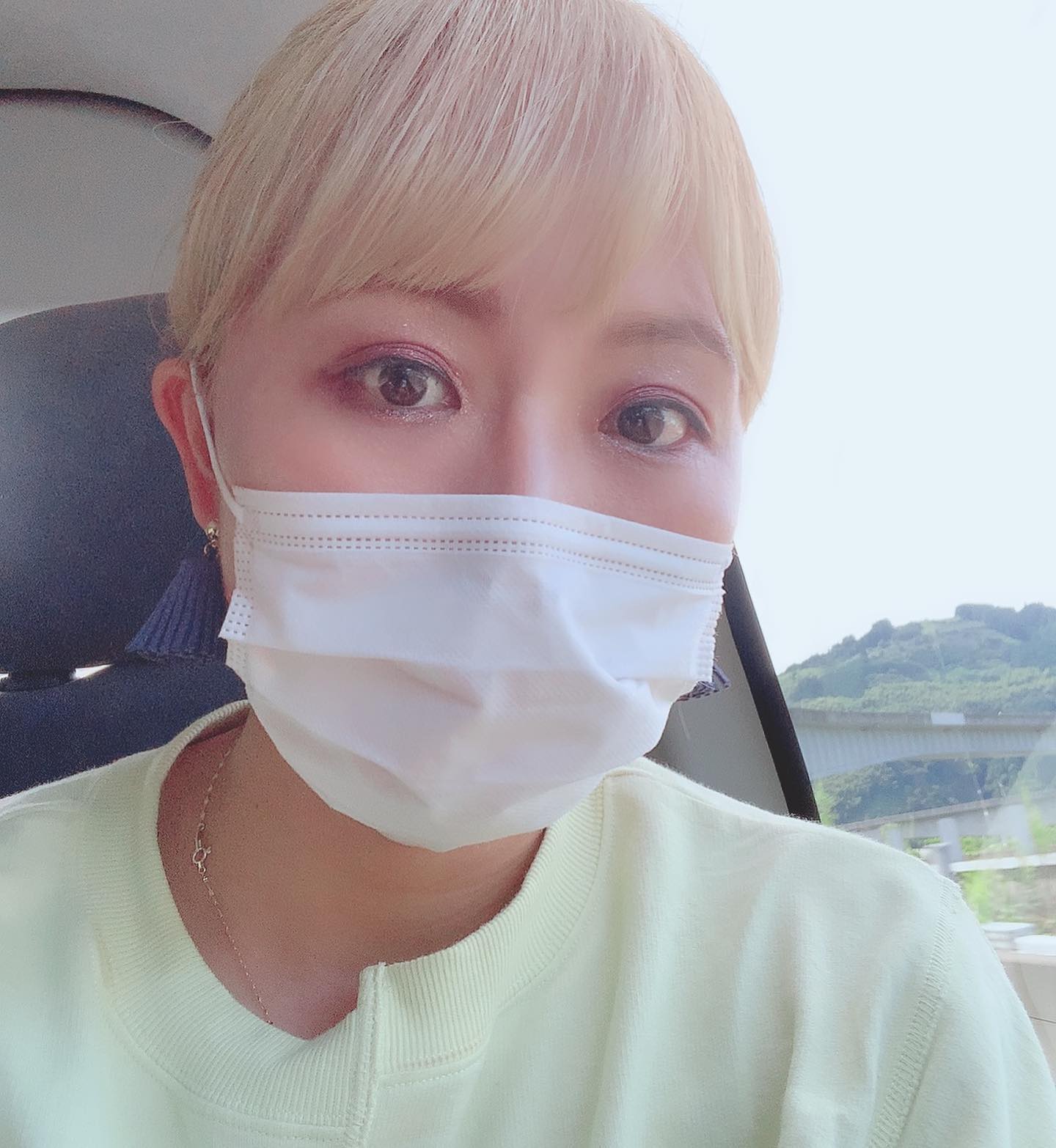 1児の母・丸山桂里奈が金髪ショットを公開⁉️髪色への思いを語る🗣