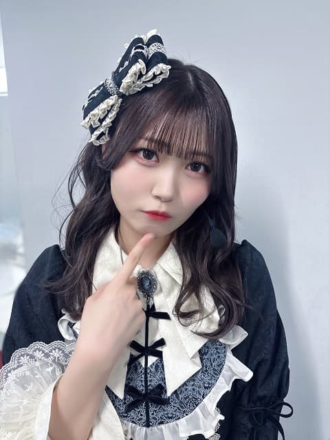 「めっちゃ可愛い天才」≒JOY 小澤愛実の新衣装ショットにファンから絶賛の嵐！