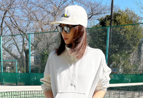 「カッコよすぎ！」坂下千里子、新キャップ＆サングラス姿でテニスオフショット披露