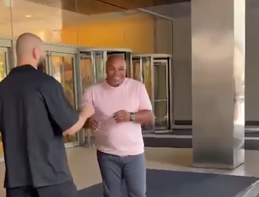 UFC恒例！？カムザット・チマエフ、“DCいじり”でファイトウィーク突入！