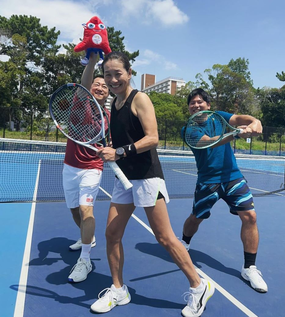 レジェンドテニスプレーヤーが楽しく練習「テニスって楽しい」