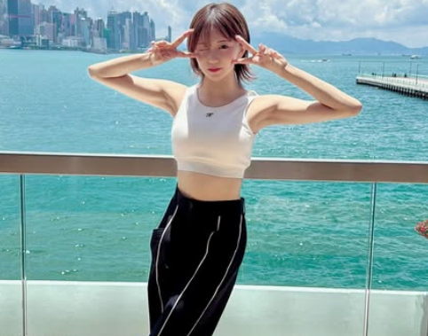 「あらかわいい」美女アイドル、秘蔵・香港のメモリアルフォト集を公開！