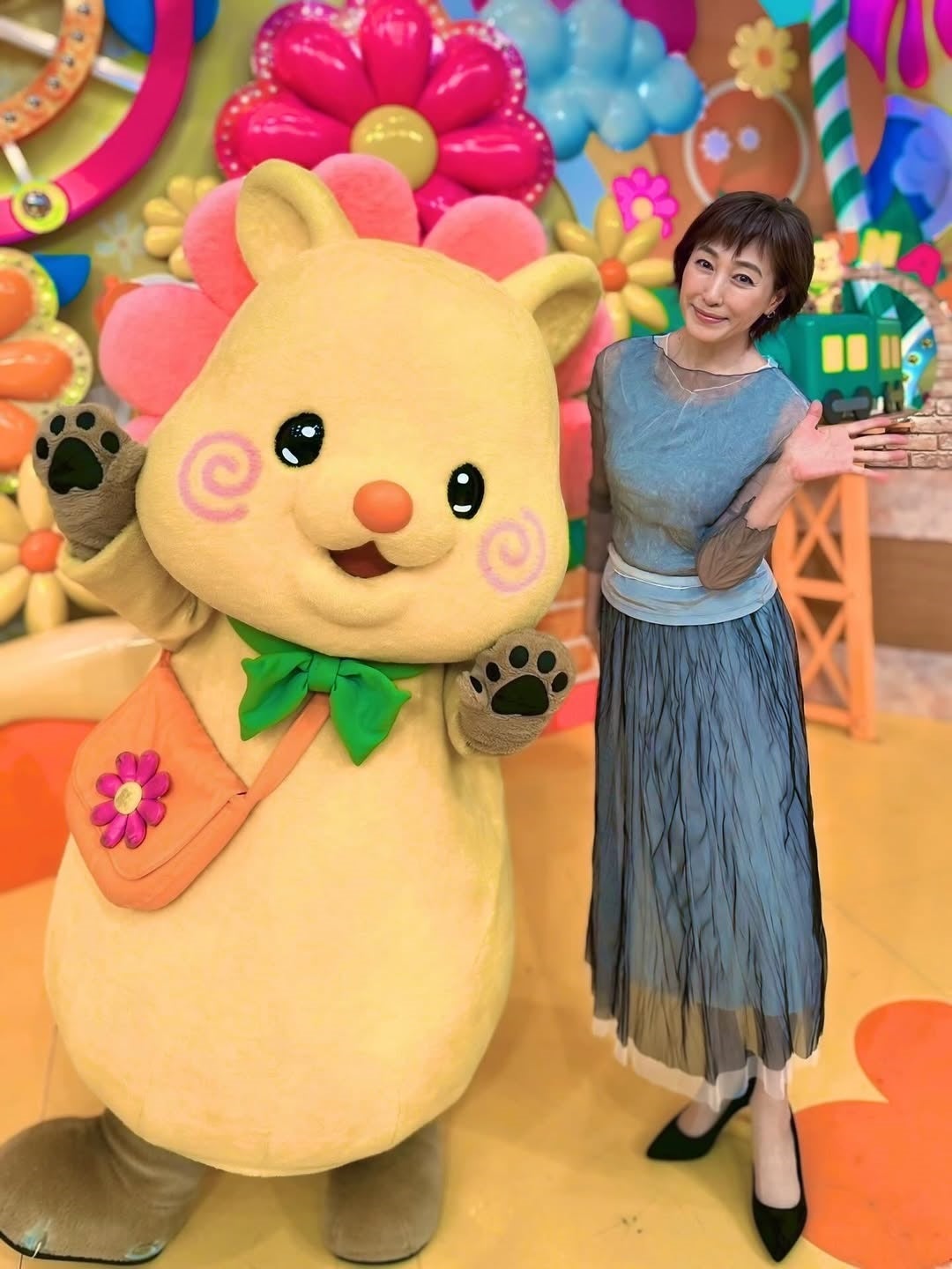 えっ⁉高島礼子が、ハピナンデスとのツーショットだけど、まるで双子のようにかわいい！！