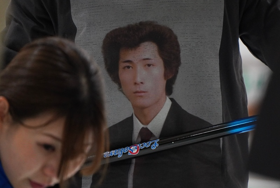 カーリング美女の遊び心に注目、札幌で見せた個性あふれる私服姿とは