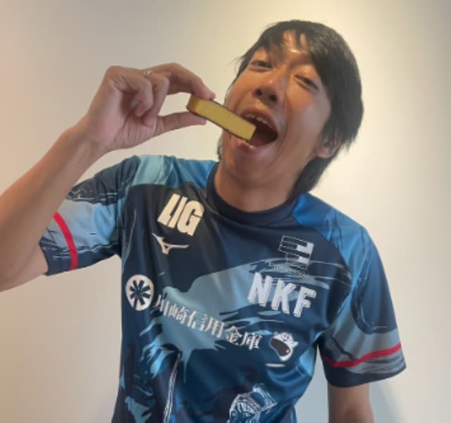元サッカー日本代表 中村憲剛の引退試合に「捕食としていただきます」と文明堂がカステラを提供！